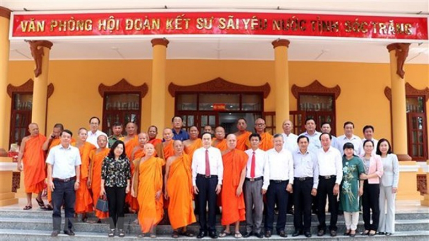 Vice NA Chairman pays Chol Chnam Thmay visit to Soc Trang